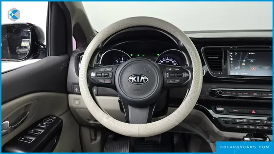 KIA CARNIVAL 9-SEATER PRESTIGE
