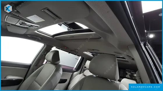KIA CARNIVAL 9-SEATER PRESTIGE