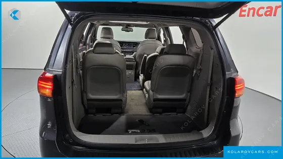 KIA CARNIVAL 9-SEATER PRESTIGE