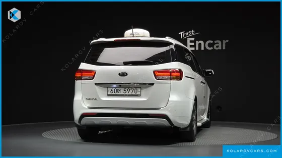 KIA CARNIVAL 9-SEATER PRESTIGE