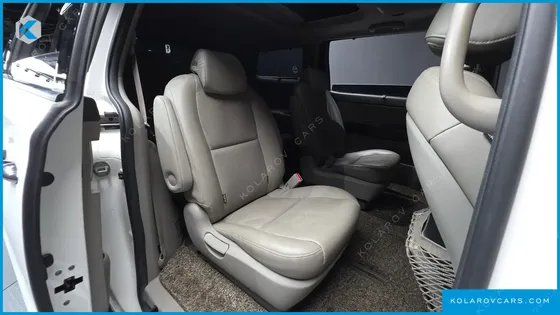 KIA CARNIVAL 9-SEATER PRESTIGE