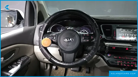 KIA CARNIVAL 9-SEATER PRESTIGE