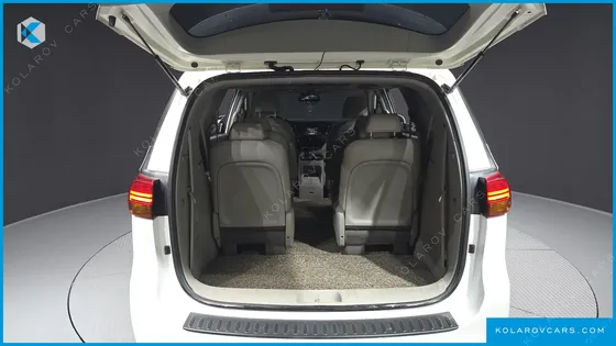 KIA CARNIVAL 9-SEATER PRESTIGE