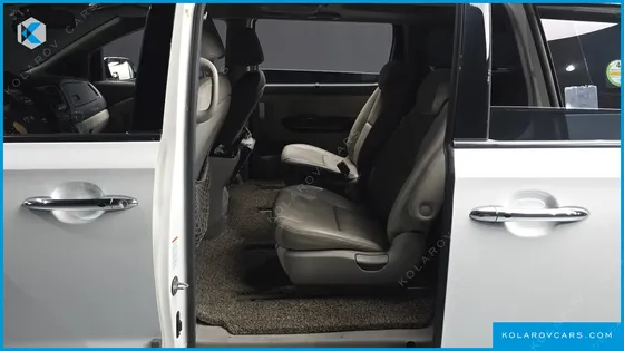 KIA CARNIVAL 9-SEATER PRESTIGE