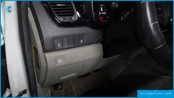 KIA CARNIVAL 9-SEATER PRESTIGE