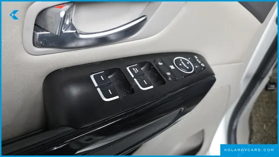 KIA CARNIVAL 9-SEATER PRESTIGE