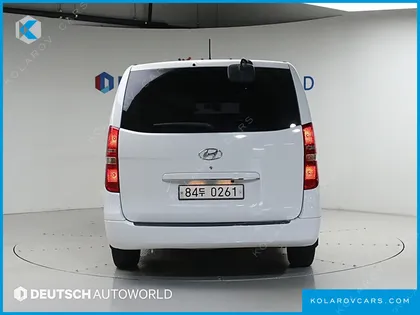 HYUNDAI STAREX VAN 5-SEATER