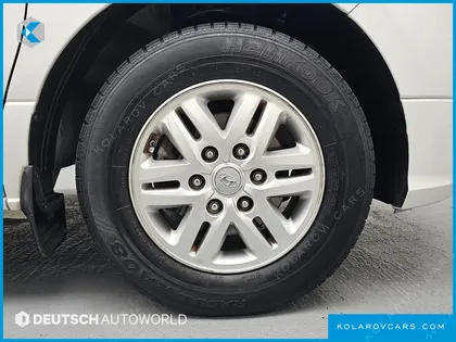 HYUNDAI STAREX VAN 5-SEATER