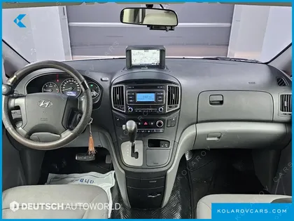 HYUNDAI STAREX VAN 5-SEATER
