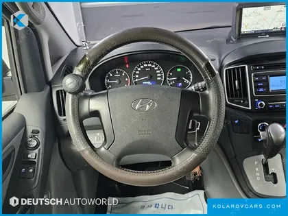 HYUNDAI STAREX VAN 5-SEATER