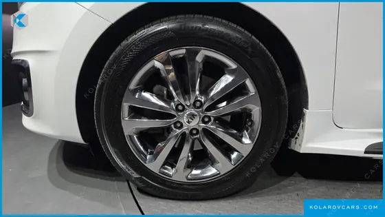 KIA CARNIVAL 9-SEATER NOBLESSE SPECIAL