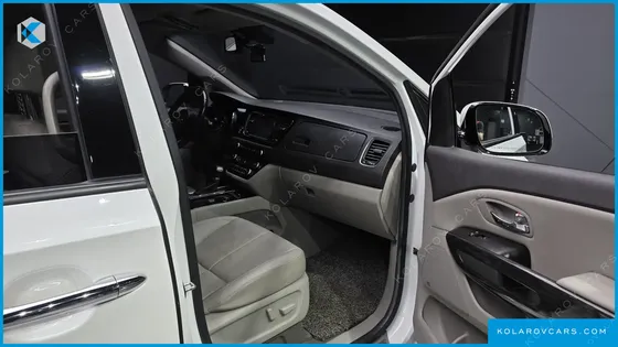 KIA CARNIVAL 9-SEATER NOBLESSE SPECIAL
