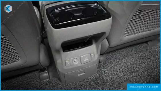 KIA CARNIVAL 9-SEATER NOBLESSE SPECIAL