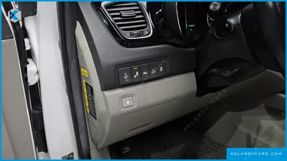 KIA CARNIVAL 9-SEATER NOBLESSE SPECIAL
