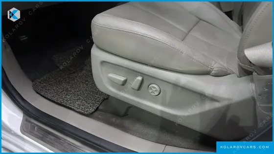 KIA CARNIVAL 9-SEATER NOBLESSE SPECIAL