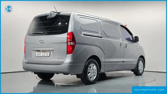 HYUNDAI STAREX VAN 3-SEATER