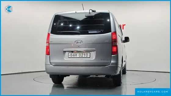 HYUNDAI STAREX VAN 3-SEATER