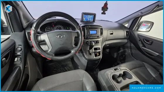 HYUNDAI STAREX VAN 3-SEATER