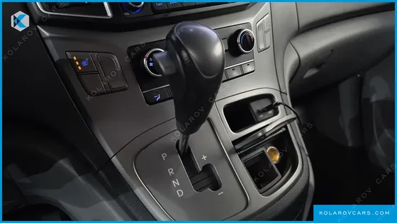 HYUNDAI STAREX VAN 3-SEATER
