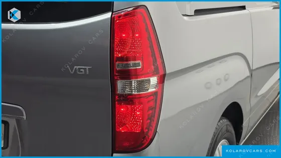 HYUNDAI STAREX VAN 3-SEATER