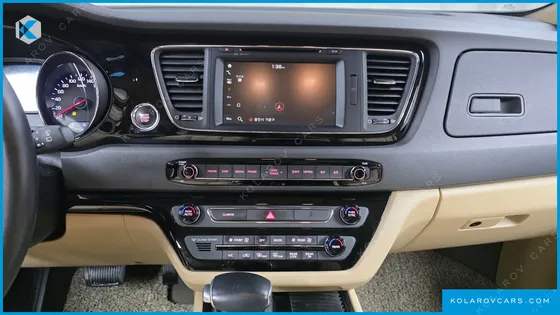 KIA CARNIVAL 9-SEATER HI-LIMOUSINE