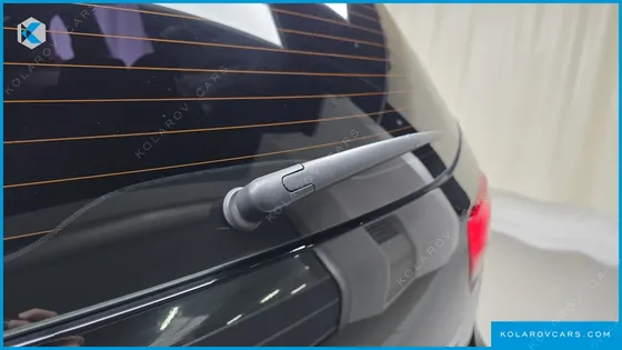 KIA CARNIVAL 9-SEATER HI-LIMOUSINE
