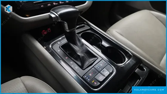 KIA CARNIVAL 9-SEATER PRESTIGE