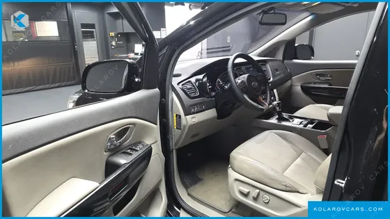 KIA CARNIVAL 9-SEATER PRESTIGE