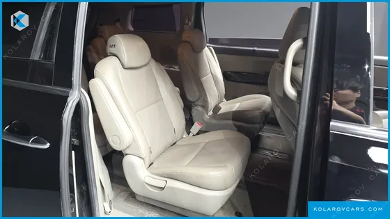KIA CARNIVAL 9-SEATER PRESTIGE