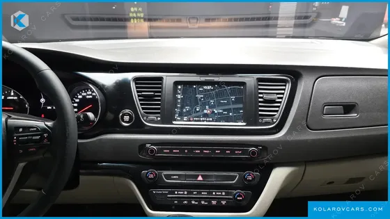 KIA CARNIVAL 9-SEATER PRESTIGE