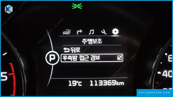 KIA CARNIVAL 9-SEATER PRESTIGE