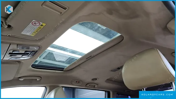 KIA CARNIVAL 9-SEATER PRESTIGE