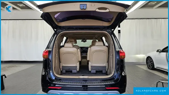 KIA CARNIVAL 9-SEATER PRESTIGE