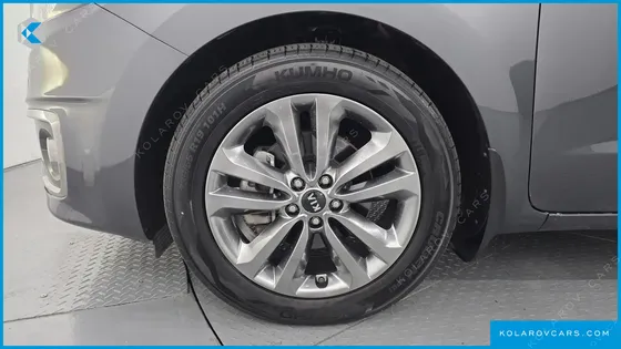 KIA CARNIVAL 9-SEATER PRESTIGE
