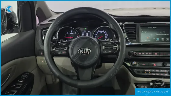 KIA CARNIVAL 9-SEATER PRESTIGE