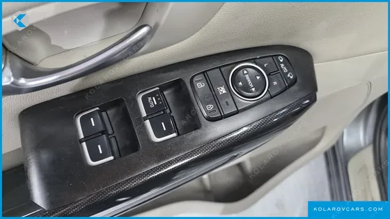 KIA CARNIVAL 9-SEATER PRESTIGE