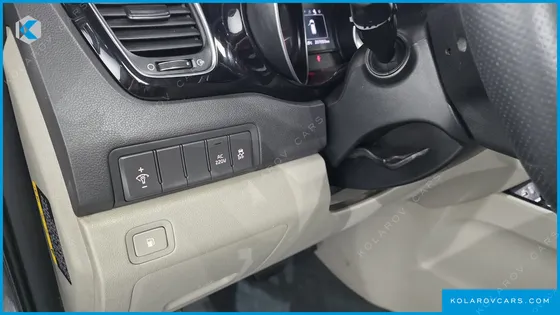 KIA CARNIVAL 9-SEATER PRESTIGE