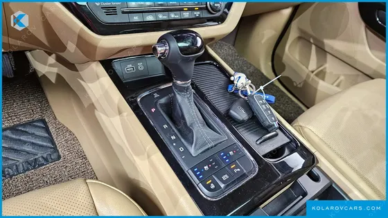 KIA CARNIVAL 9-SEATER PRESTIGE