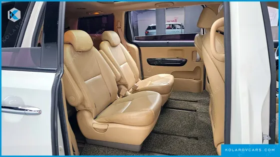 KIA CARNIVAL 9-SEATER PRESTIGE