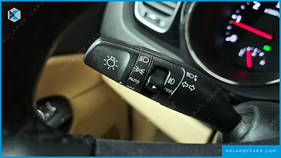 KIA CARNIVAL 9-SEATER PRESTIGE