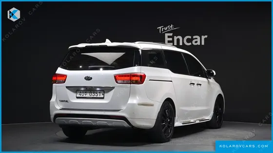 KIA CARNIVAL 9-SEATER NOBLESSE