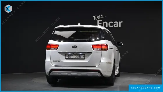 KIA CARNIVAL 9-SEATER NOBLESSE