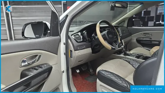 KIA CARNIVAL 9-SEATER NOBLESSE