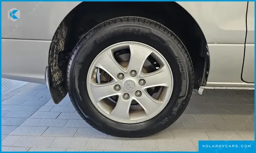 HYUNDAI STAREX 4WD WAGON 12-SEATER