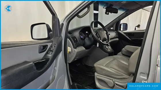 HYUNDAI STAREX 4WD WAGON 12-SEATER