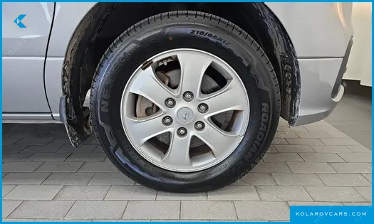 HYUNDAI STAREX 4WD WAGON 12-SEATER