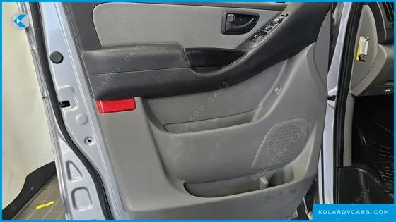 HYUNDAI STAREX 4WD WAGON 12-SEATER