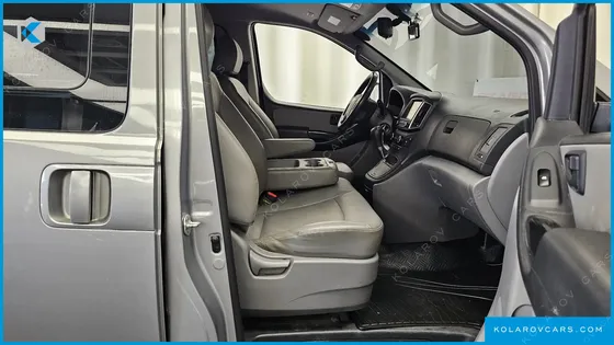 HYUNDAI STAREX 4WD WAGON 12-SEATER