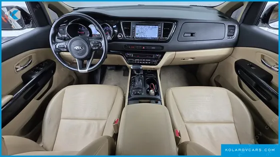 KIA CARNIVAL 9-SEATER HI-LIMOUSINE