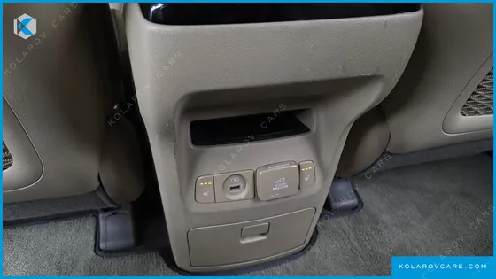 KIA CARNIVAL 9-SEATER HI-LIMOUSINE